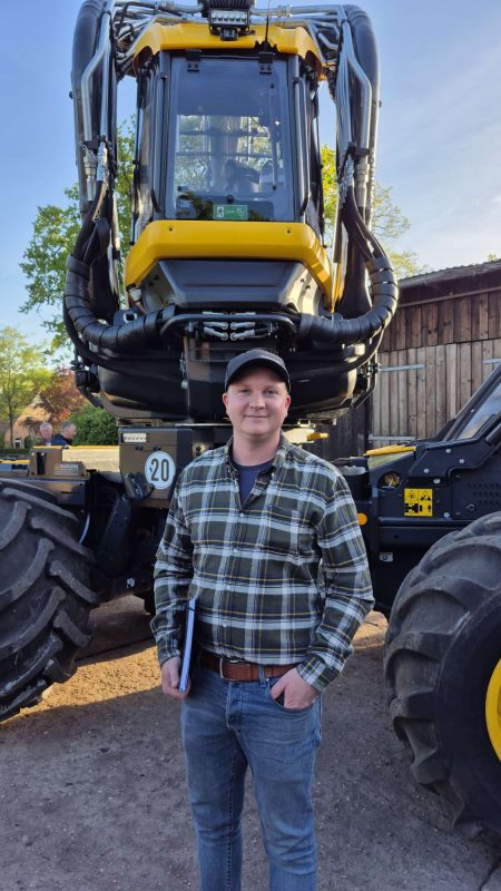 51c3f481-8e56-4551-ad81-b8d1a51c803b