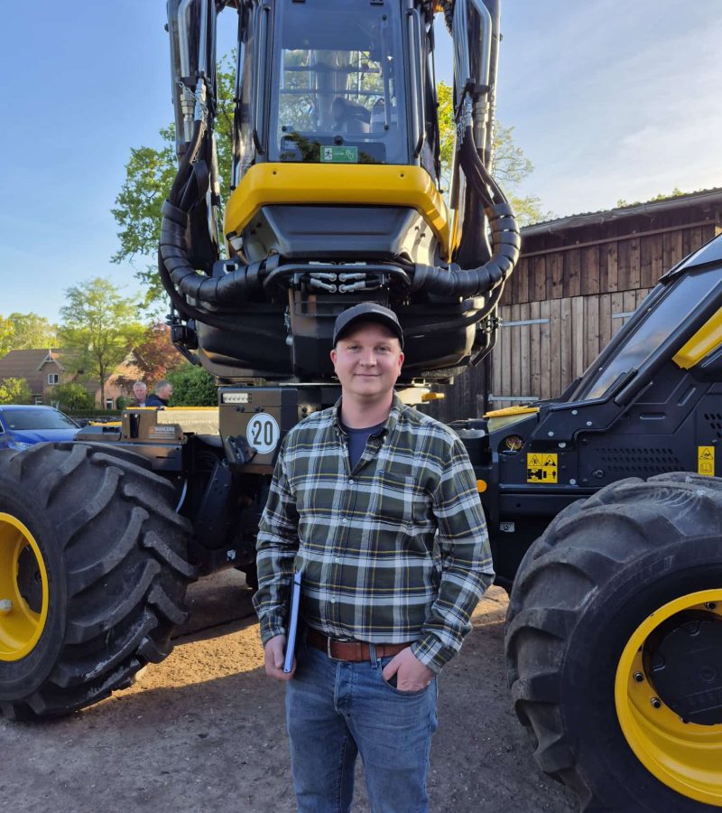 51c3f481-8e56-4551-ad81-b8d1a51c803b